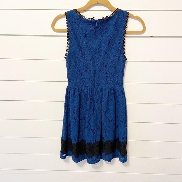Francesca’s | Blue Fit and Flare Lace Mini Dress Size XS - Picture 2 of 13